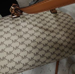 Michael kors handbag